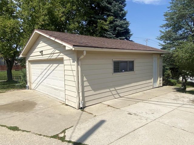 3409 W Wilbur AVENUE, Greenfield, WI 53221
