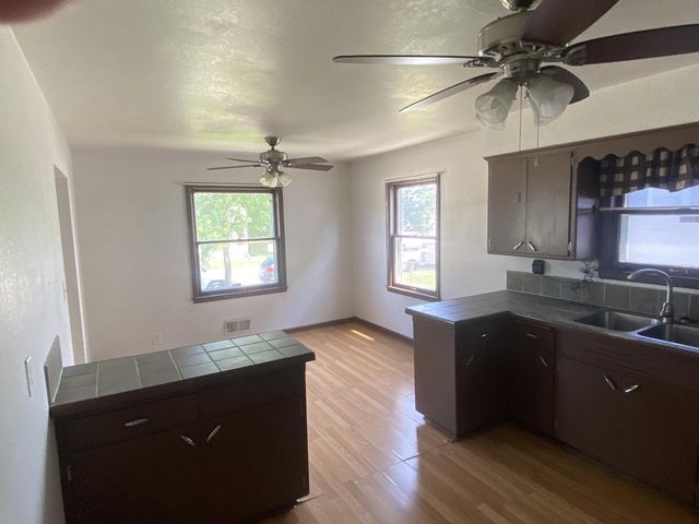 3409 W Wilbur AVENUE, Greenfield, WI 53221