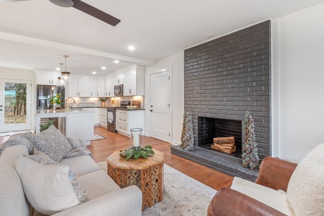 2210 Garners Creek Rd, Dickson, TN 37055