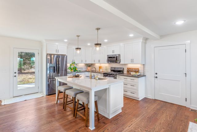 2210 Garners Creek Rd, Dickson, TN 37055