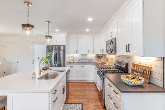 2210 Garners Creek Rd, Dickson, TN 37055