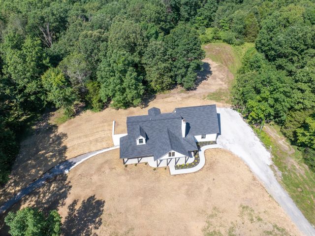 2210 Garners Creek Rd, Dickson, TN 37055