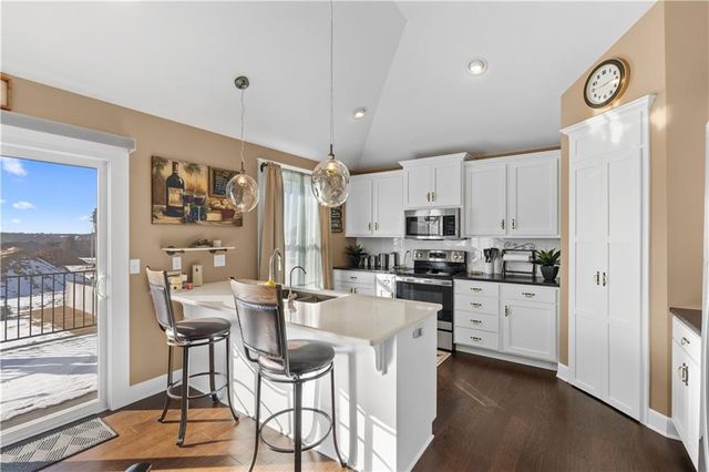 1504 N 162nd Circle, Basehor, KS 66007