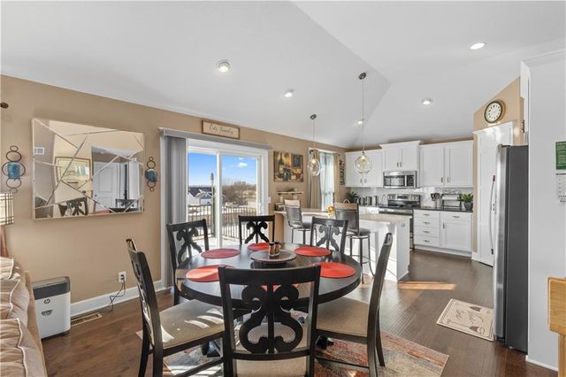 1504 N 162nd Circle, Basehor, KS 66007