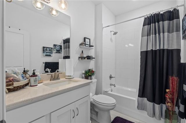 1504 N 162nd Circle, Basehor, KS 66007