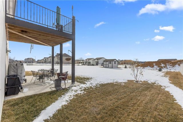 1504 N 162nd Circle, Basehor, KS 66007