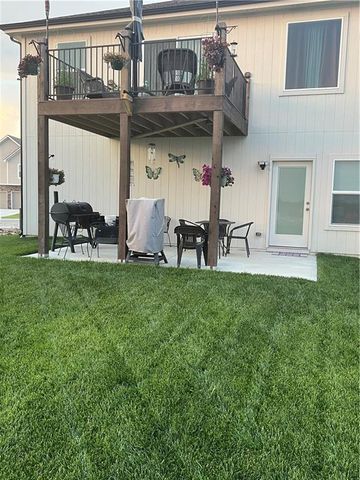 1504 N 162nd Circle, Basehor, KS 66007