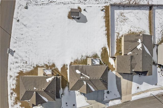 1504 N 162nd Circle, Basehor, KS 66007