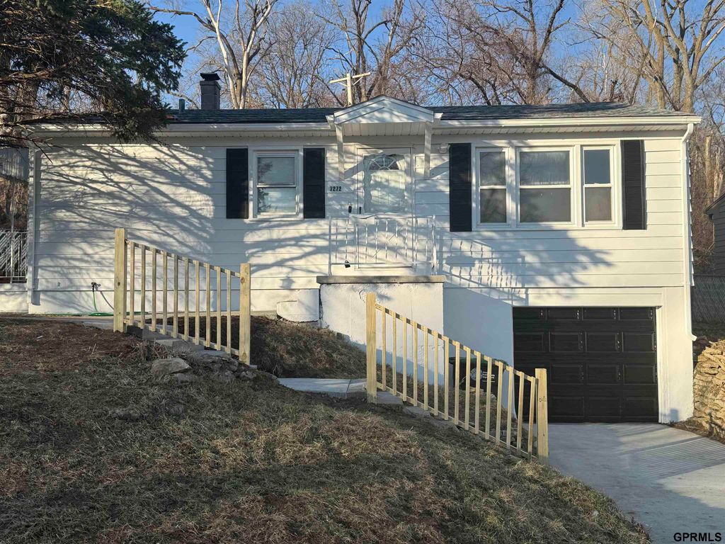 7272 N 34th Street NE, Omaha, NE 68112