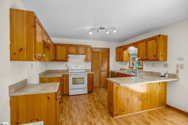 375 Gravley Road, Pickens, SC 29671