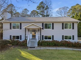 106 Village Court, Woodstock, GA 30188