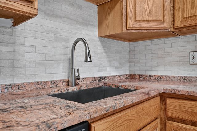 5107 W Berenice Avenue, Chicago, IL 60641
