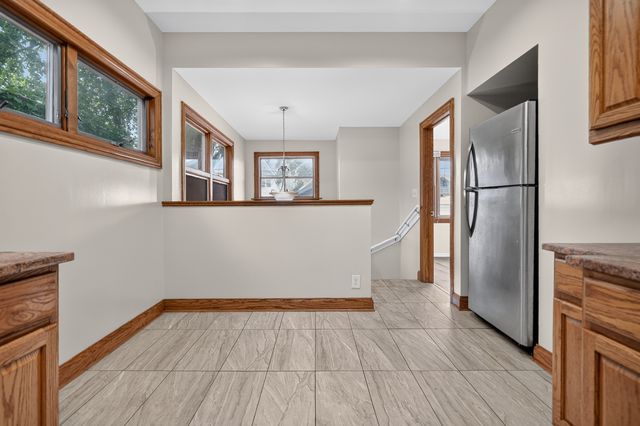 5107 W Berenice Avenue, Chicago, IL 60641