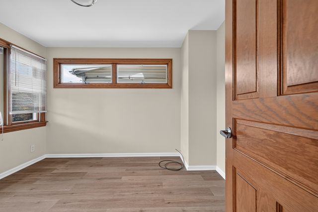 5107 W Berenice Avenue, Chicago, IL 60641