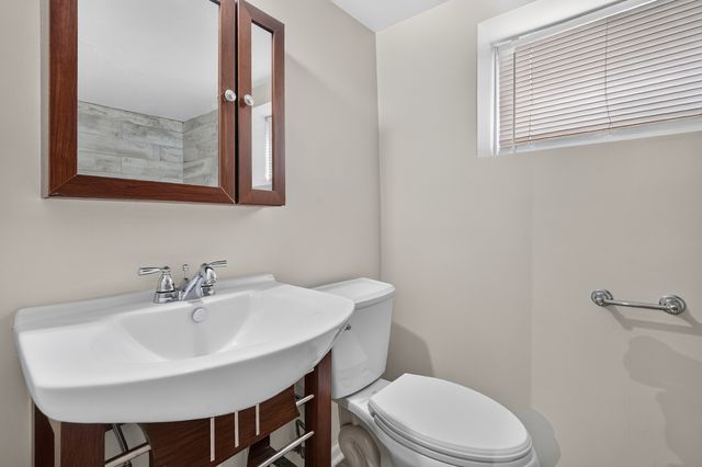5107 W Berenice Avenue, Chicago, IL 60641