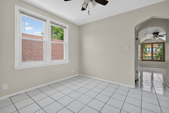 5107 W Berenice Avenue, Chicago, IL 60641