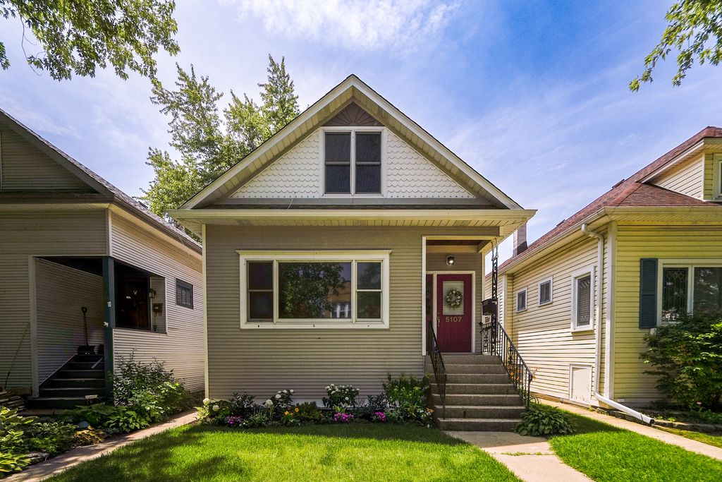 5107 W Berenice Avenue, Chicago, IL 60641