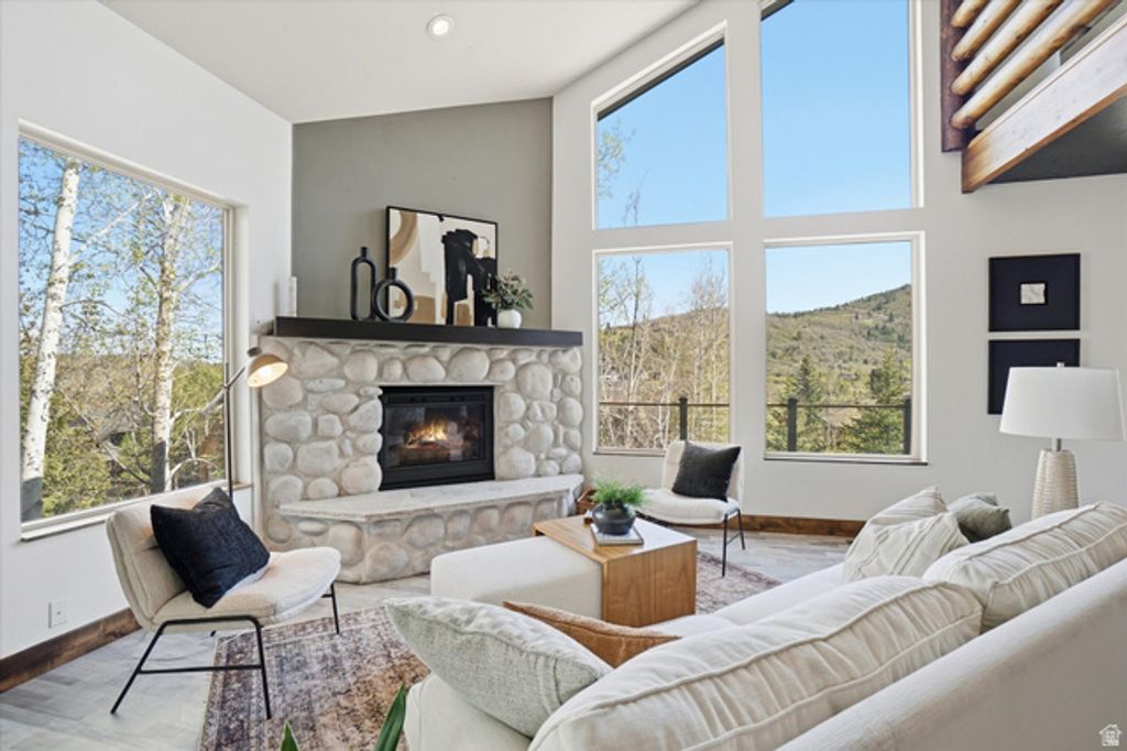 Image 6 of property listing at 4224 W SUNRISE DR, Park City, UT 84098