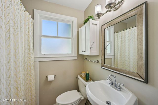 1315 AZALEA Drive, Jacksonville, FL 32205