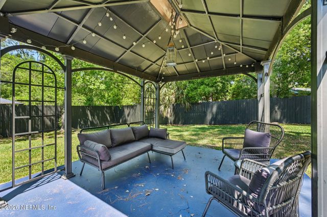 1315 AZALEA Drive, Jacksonville, FL 32205