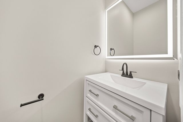 2237 W Polk Street, Chicago, IL 60612