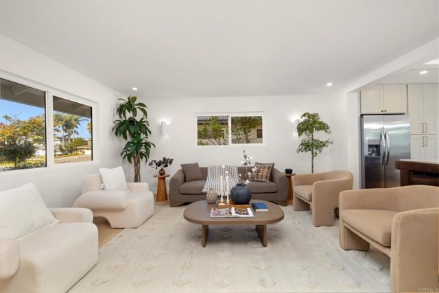 21792 Kaneohe Ln, Huntington Beach, CA 92646