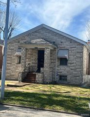 4874 Margaretta Avenue, St Louis, MO 63115