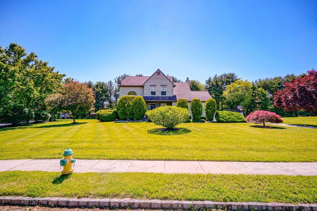 8 DOWNING LN, Sewell, NJ 08080