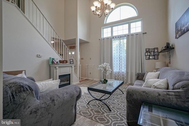 8 DOWNING LN, Sewell, NJ 08080