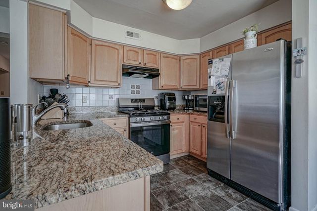 8 DOWNING LN, Sewell, NJ 08080
