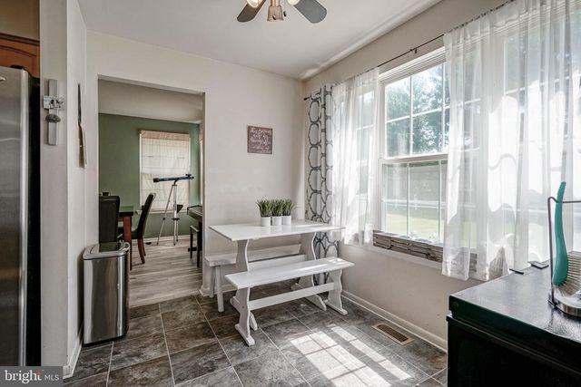 8 DOWNING LN, Sewell, NJ 08080