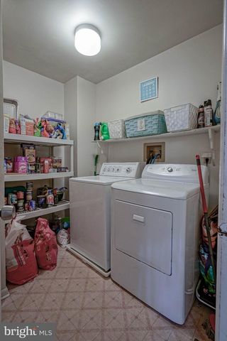 8 DOWNING LN, Sewell, NJ 08080