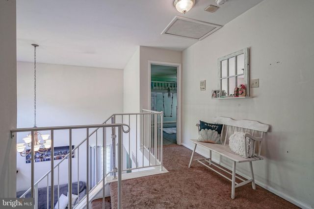 8 DOWNING LN, Sewell, NJ 08080