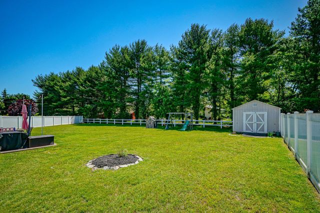 8 DOWNING LN, Sewell, NJ 08080