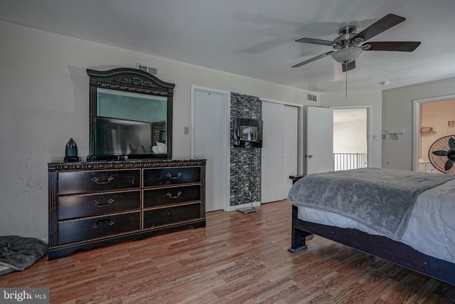 8 DOWNING LN, Sewell, NJ 08080