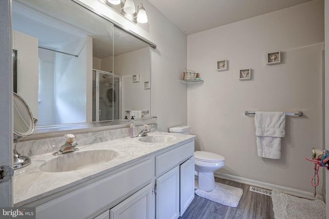 8 DOWNING LN, Sewell, NJ 08080