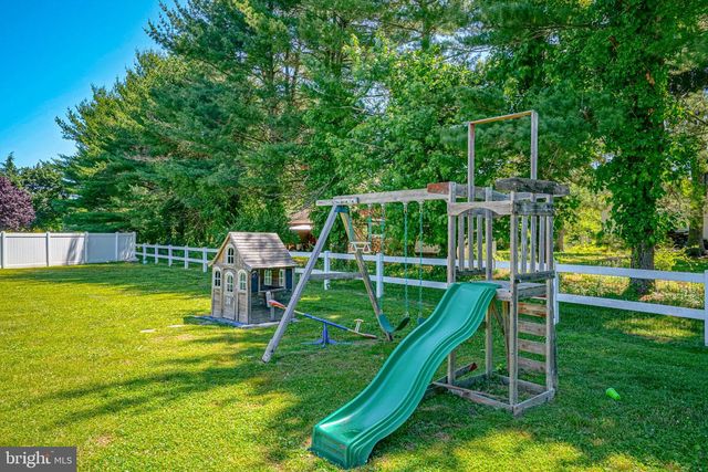8 DOWNING LN, Sewell, NJ 08080