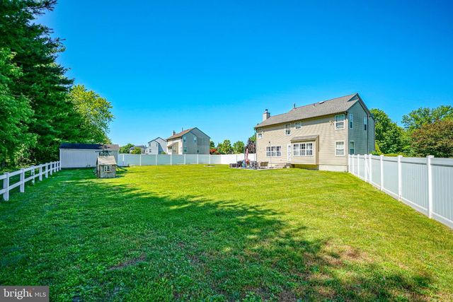 8 DOWNING LN, Sewell, NJ 08080