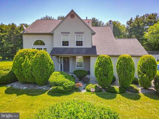 8 DOWNING LN, Sewell, NJ 08080