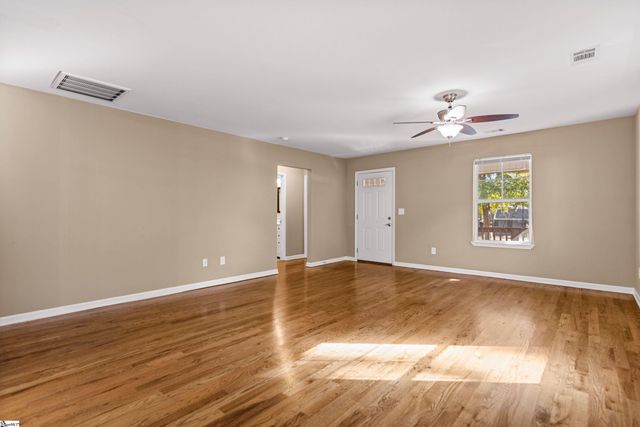 207 Ridgeway Drive, Greenville, SC 29607