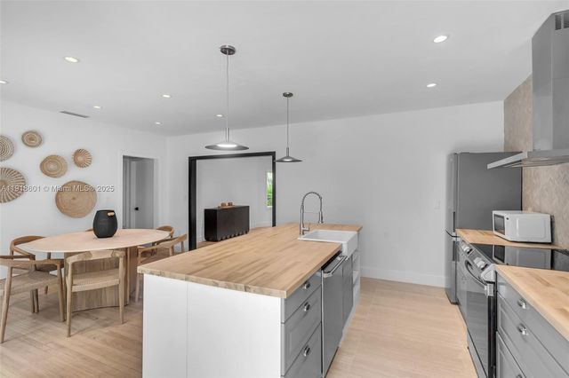 4151 El Prado Blvd, Miami, FL 33133