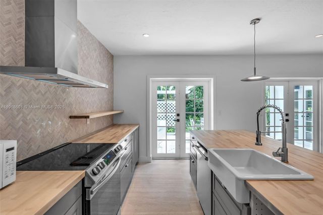 4151 El Prado Blvd, Miami, FL 33133