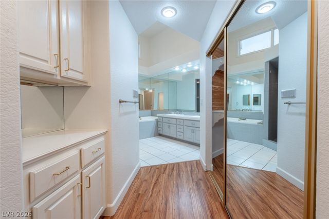 8294 Round Hills Circle, Las Vegas, NV 89113