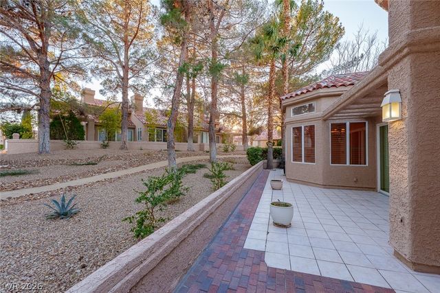 8294 Round Hills Circle, Las Vegas, NV 89113