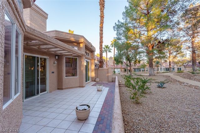 8294 Round Hills Circle, Las Vegas, NV 89113