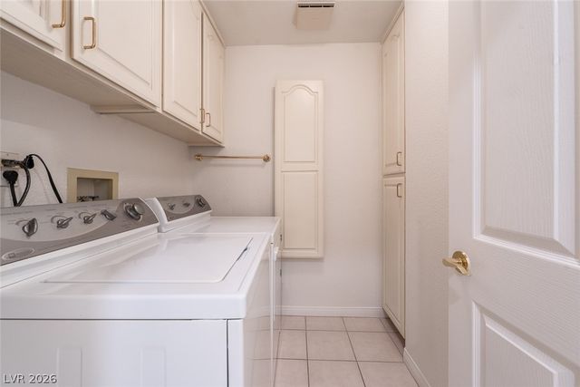 8294 Round Hills Circle, Las Vegas, NV 89113