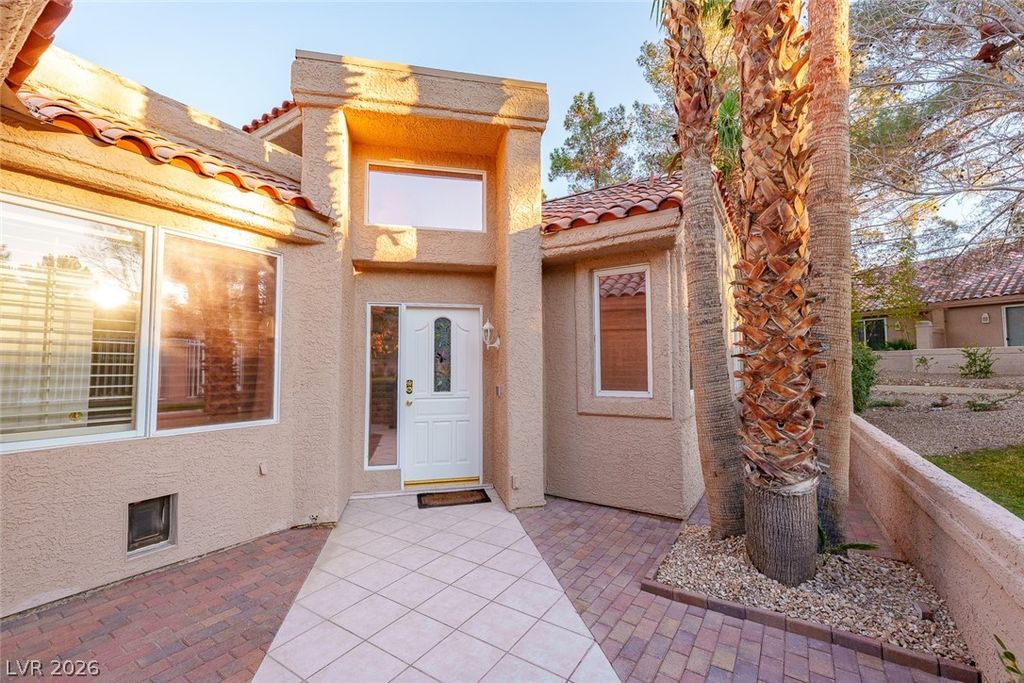 8294 Round Hills Circle, Las Vegas, NV 89113