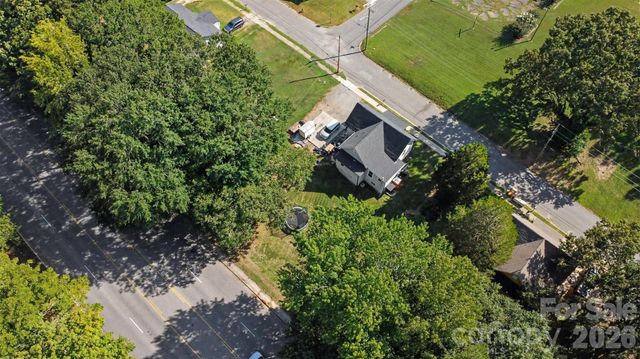 1104 W 7th Avenue, Gastonia, NC 28052