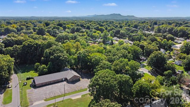 1104 W 7th Avenue, Gastonia, NC 28052