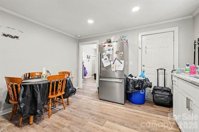 1104 W 7th Avenue, Gastonia, NC 28052